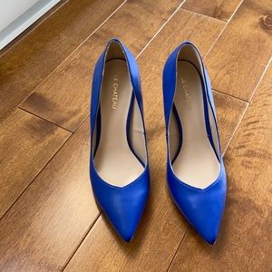 Beautiful Le Château blue heels shoes .